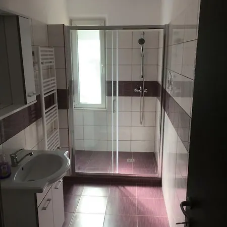 Jane House 2 דירה *